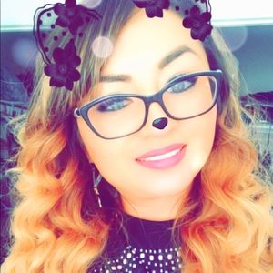 Meet your Posher, Yesenia